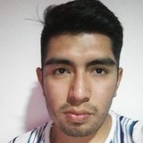 la imagen puede contener a un hombre posando de manera formal y seria 